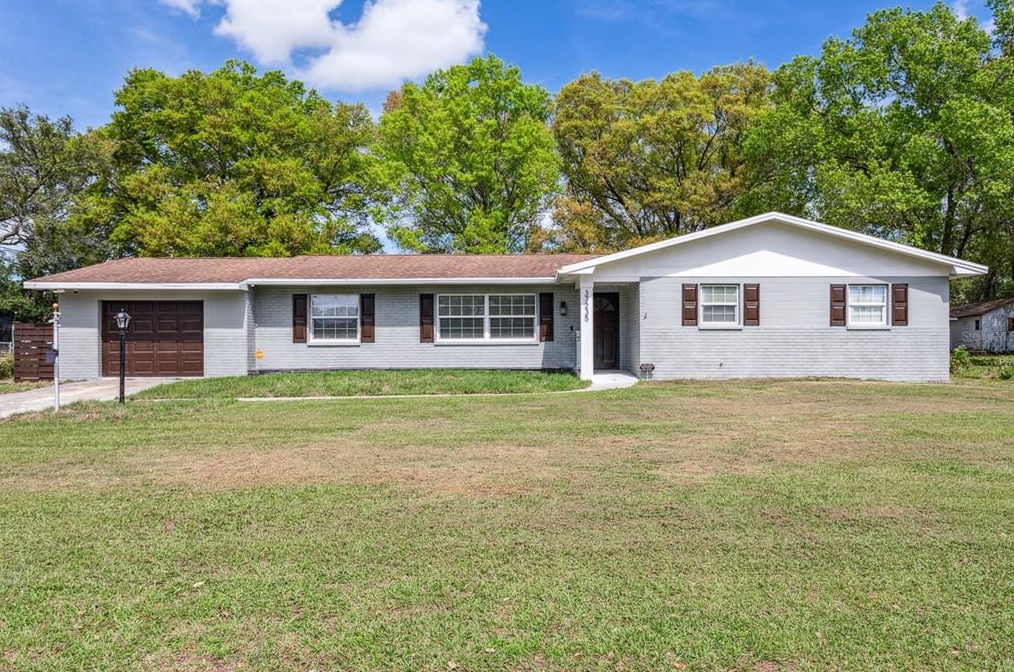 37235 Temple Ave, Zephyrhills FL  33541-4212 exterior