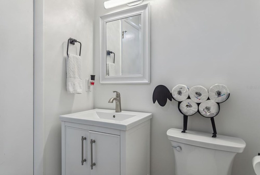 37235 Temple Ave, Zephyrhills FL  33541-4212 exterior