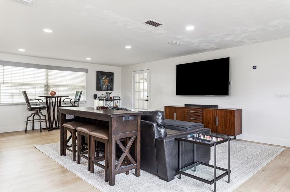 37235 Temple Ave, Zephyrhills FL  33541-4212 exterior