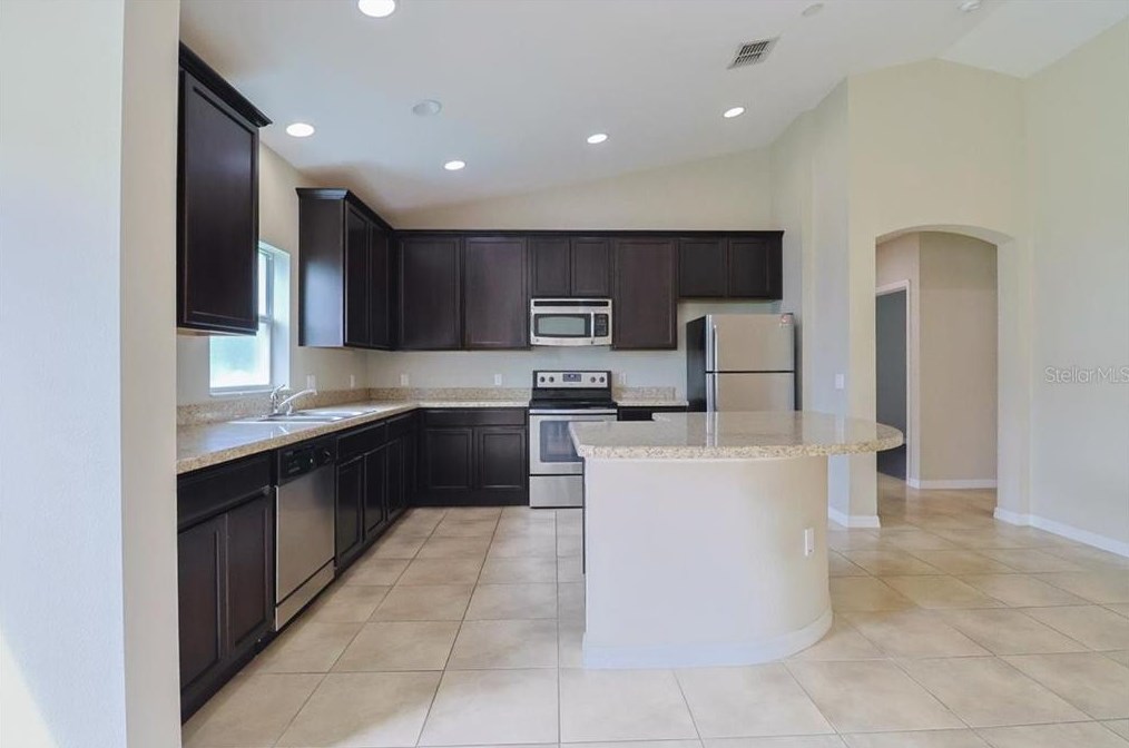 4002 Marina Isle Dr, Kissimmee FL 34746-1834 exterior