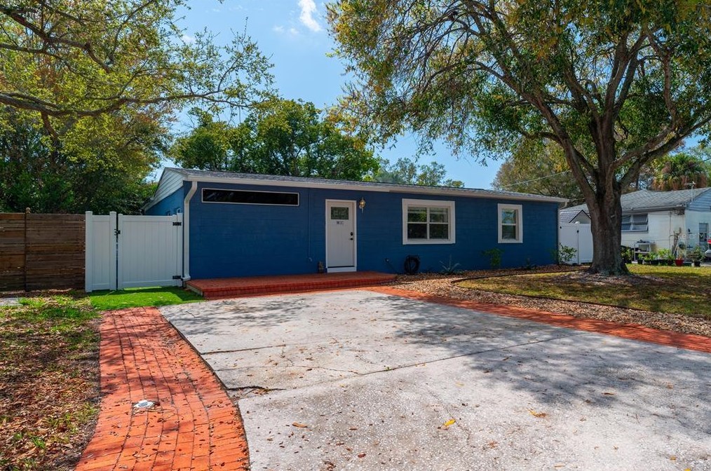 4622 Bay Villa Ave, Tampa, FL 33611-1104