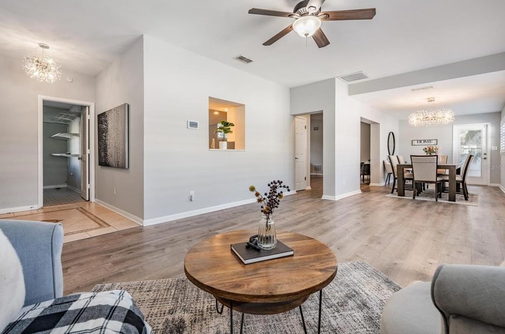 2303 Manhattan Ave, Tampa FL  33629-5633 exterior