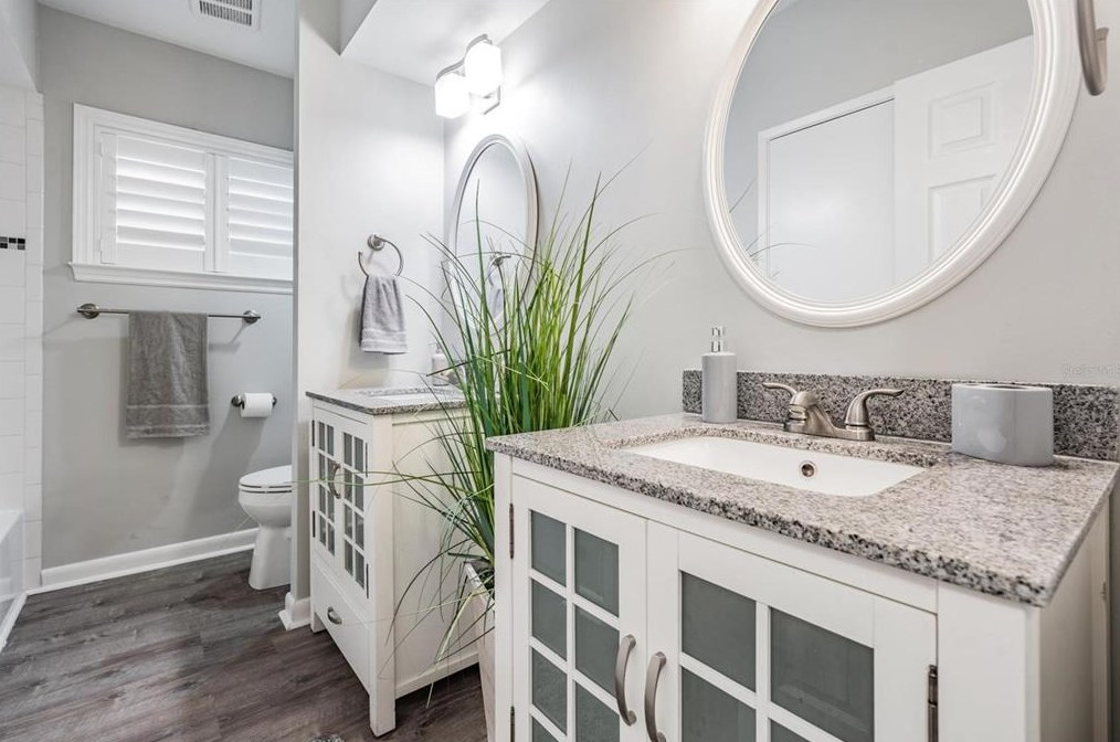 2303 Manhattan Ave, Tampa FL  33629-5633 exterior