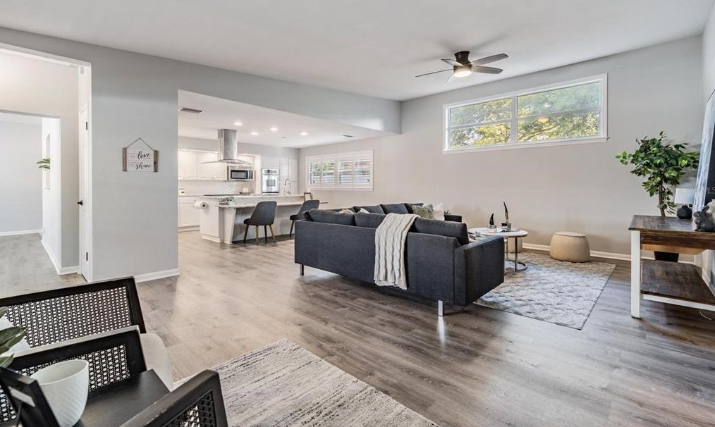 2303 Manhattan Ave, Tampa FL  33629-5633 exterior