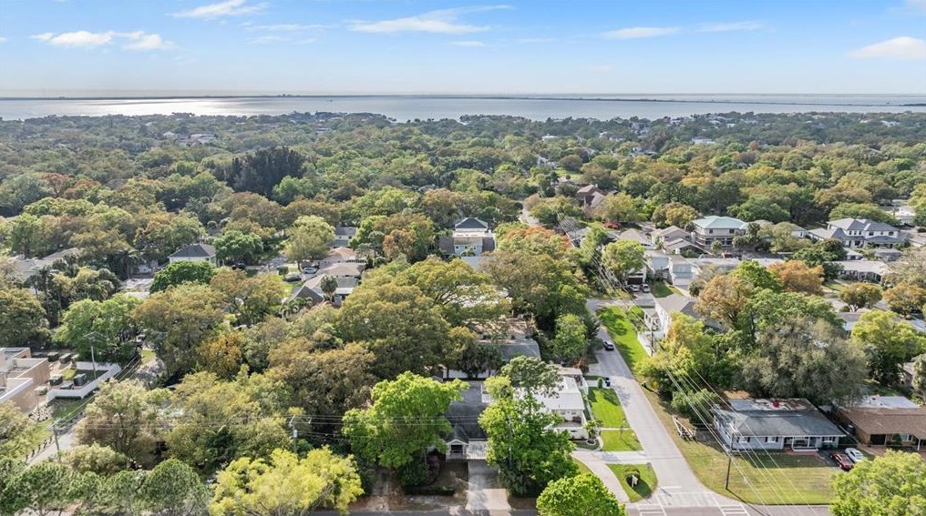 2303 Manhattan Ave, Tampa FL  33629-5633 exterior