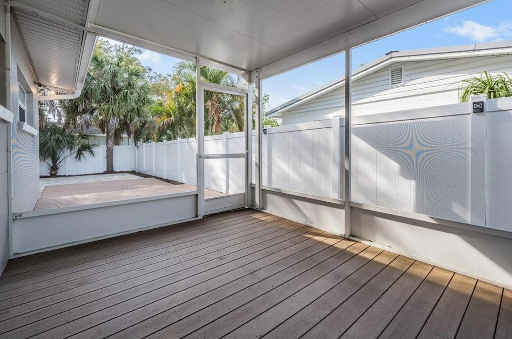 2303 Manhattan Ave, Tampa FL  33629-5633 exterior