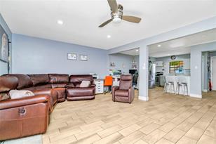 933 Coachlight Ln - Photo 10