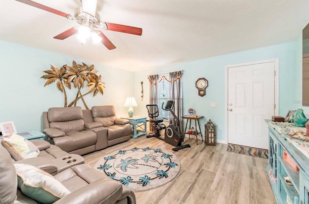 1336 74th St, Saint Petersburg FL  33710-4529 exterior