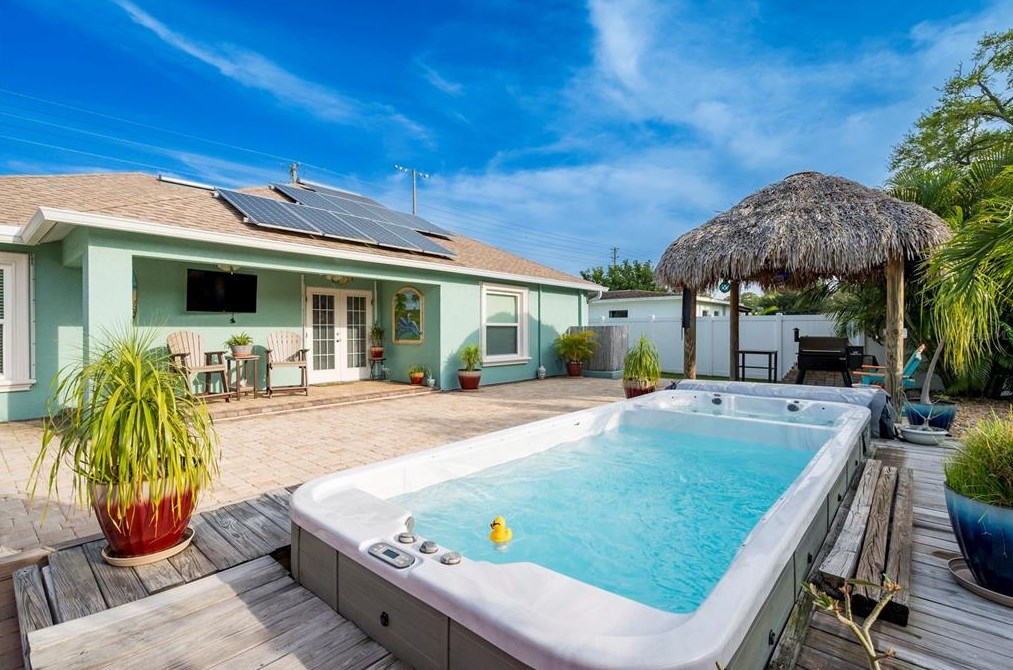 1336 74th St, Saint Petersburg FL  33710-4529 exterior
