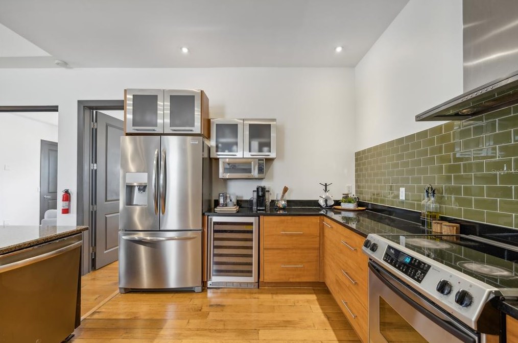 409 4 Ave, Largo FL 33770-1548 exterior