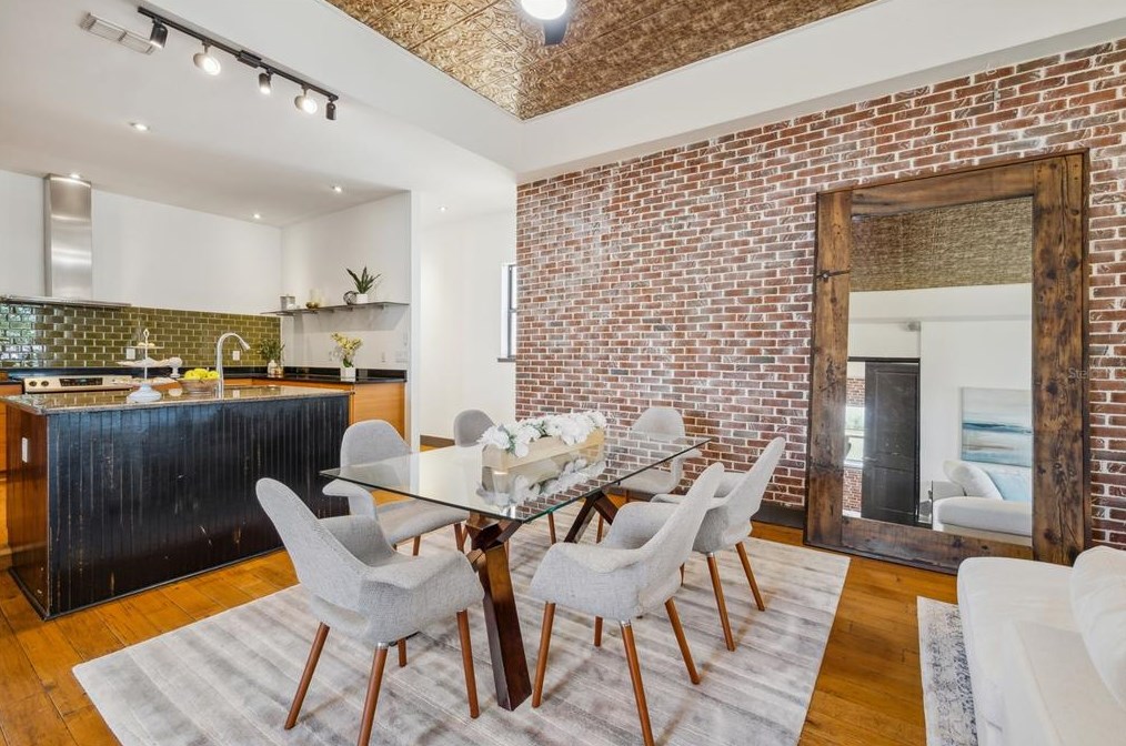 409 4 Ave, Largo FL 33770-1548 exterior