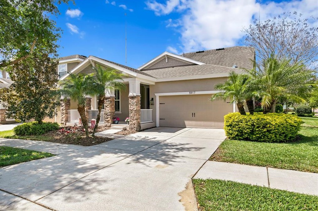 5917 Esker Falls Ln, Lithia, FL 33547