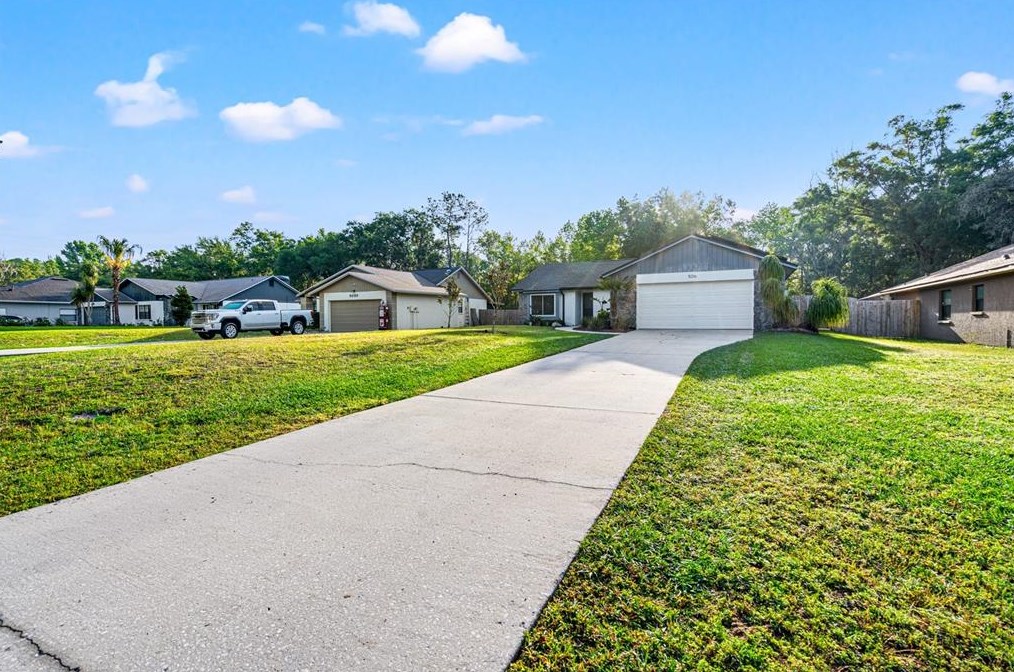 5016 Swallow Dr, Land O Lakes, FL 34639-3812