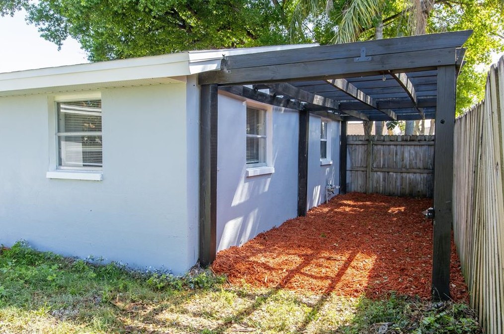 1517 Bookman Dr, Tarpon Springs, FL 34690-6240