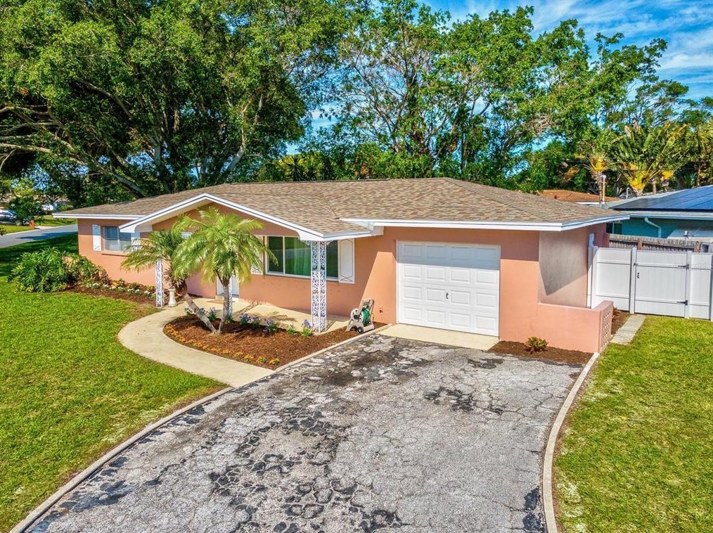 10801 88th Ave, Largo, FL 33772-3748