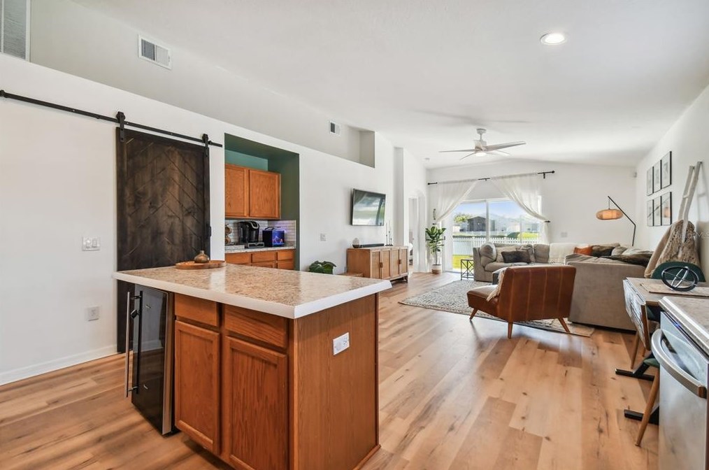 7513 Canal Point Ct, Zephyrhills FL  33545-8285 exterior
