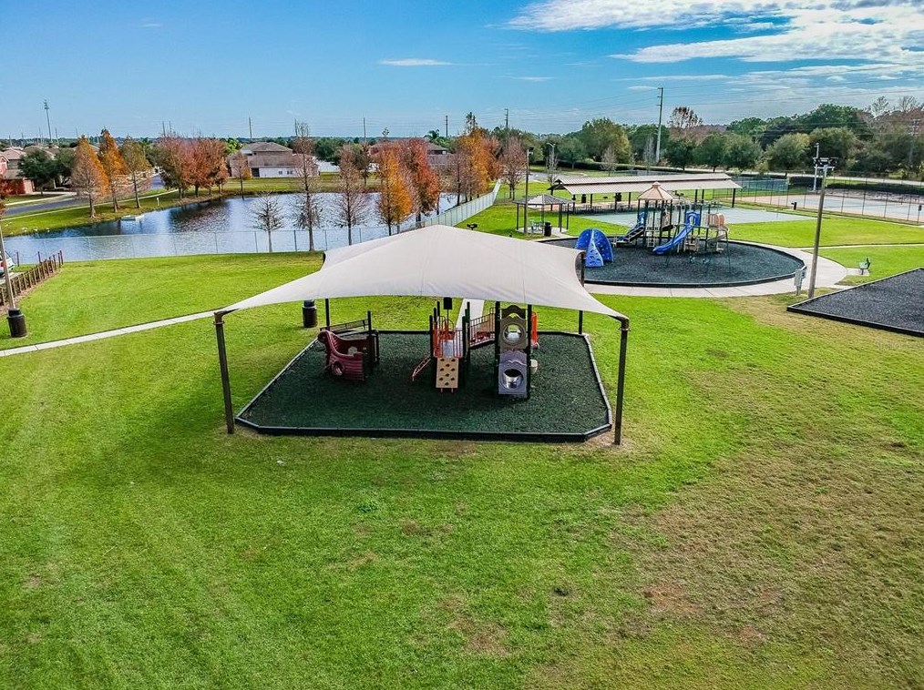 7513 Canal Point Ct, Zephyrhills FL  33545-8285 exterior