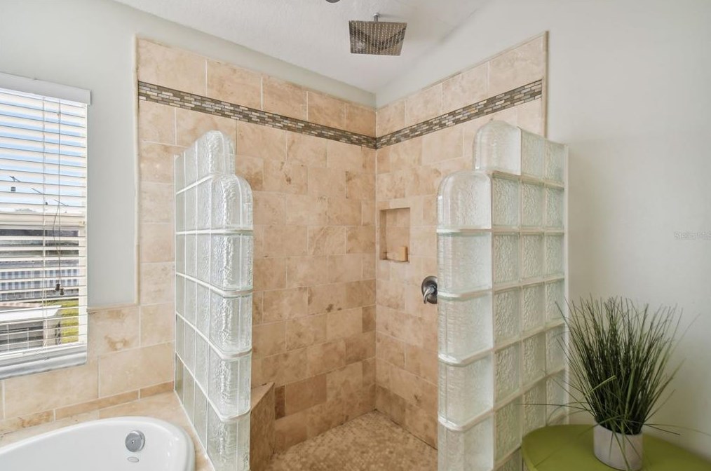 7513 Canal Point Ct, Zephyrhills FL  33545-8285 exterior