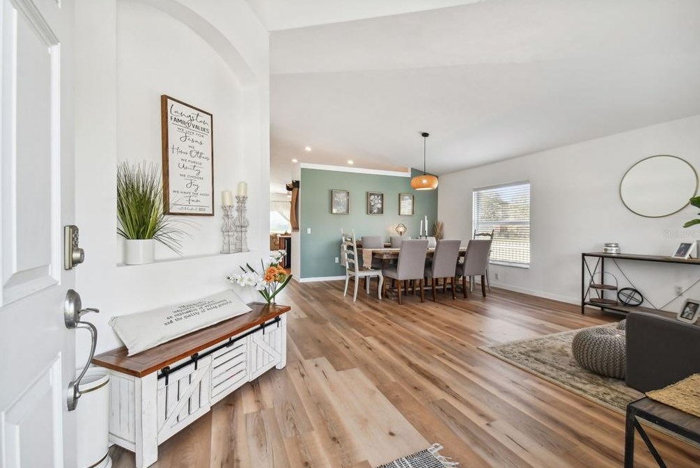 7513 Canal Point Ct, Zephyrhills FL  33545-8285 exterior