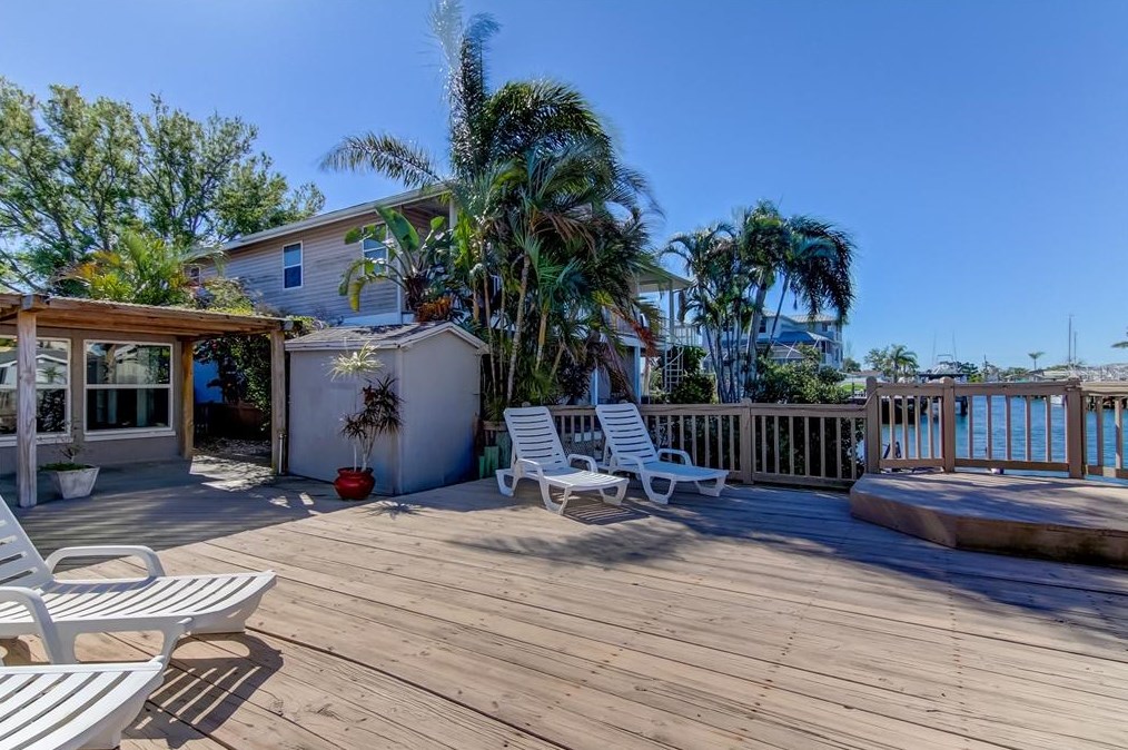 13841 Barnard Ave, Port Richey FL  34667-1305 exterior