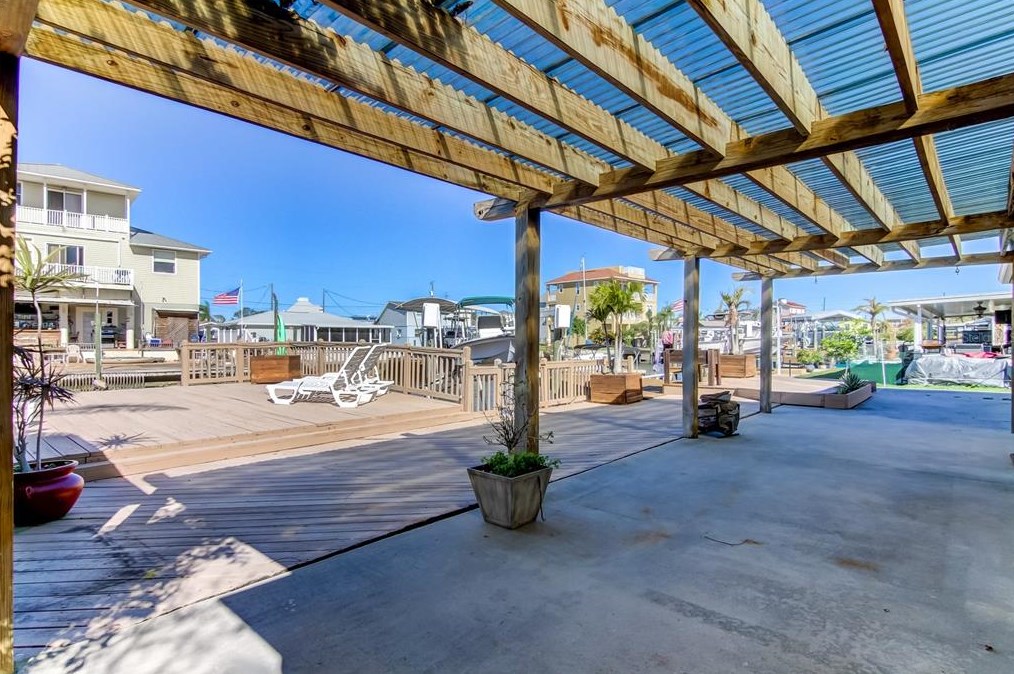 13841 Barnard Ave, Port Richey FL  34667-1305 exterior