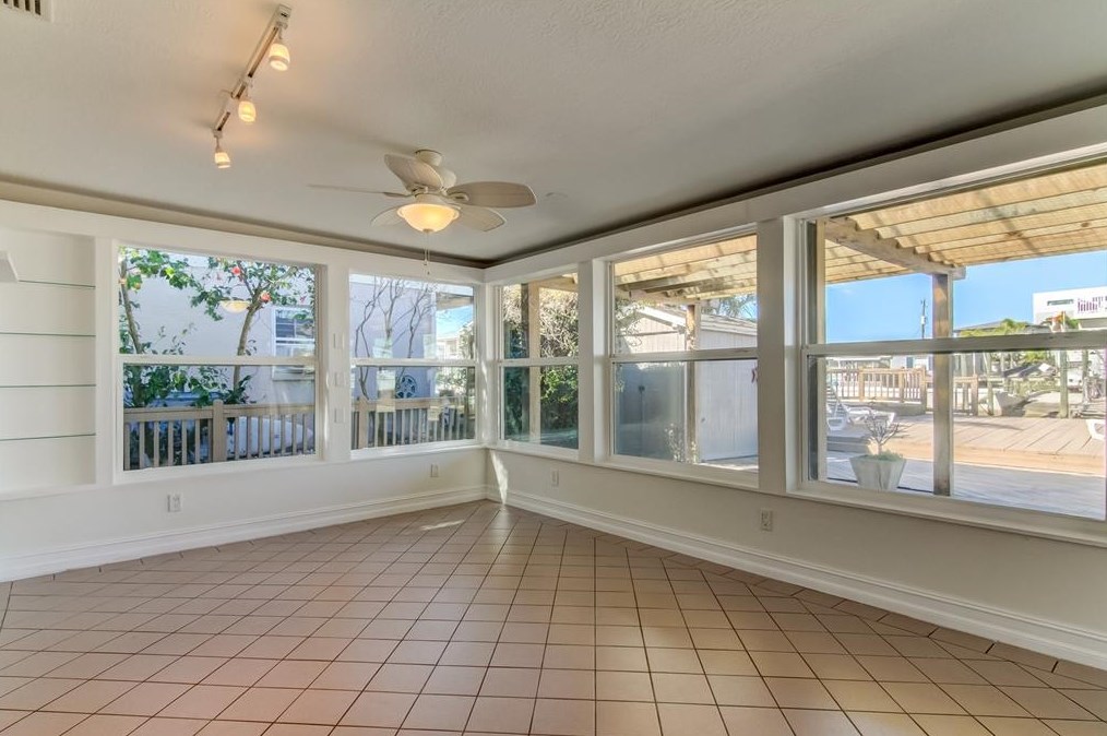 13841 Barnard Ave, Port Richey FL  34667-1305 exterior