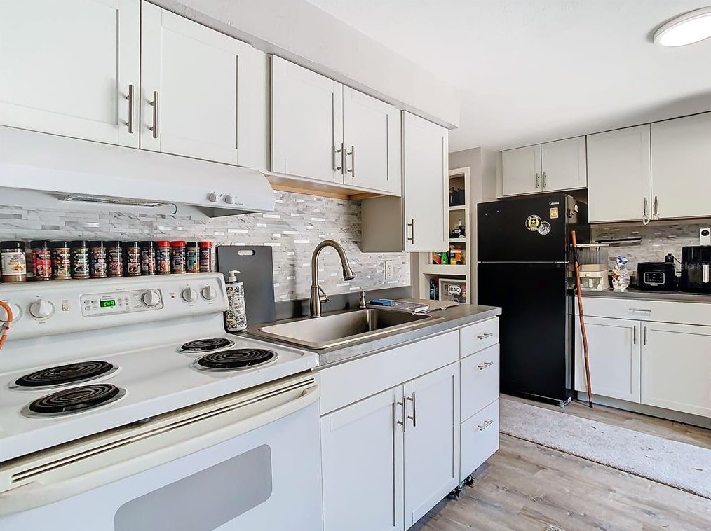 5750 Illinois Ave, New Port Richey FL  34652-2838 exterior