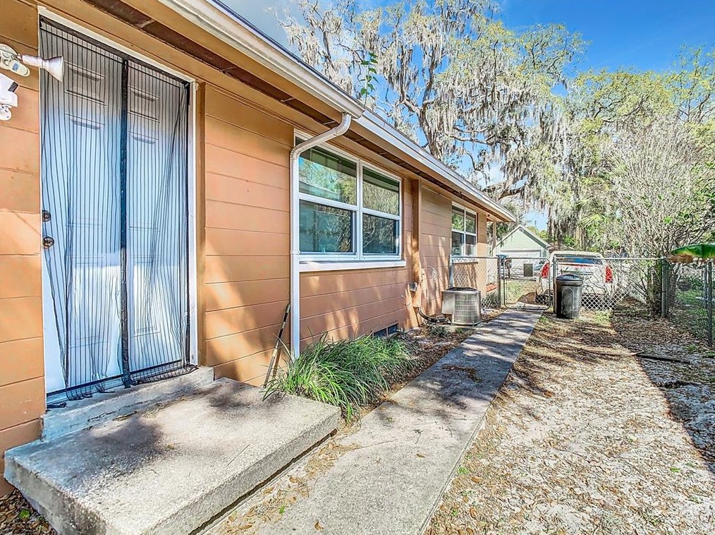 5750 Illinois Ave, New Port Richey FL  34652-2838 exterior