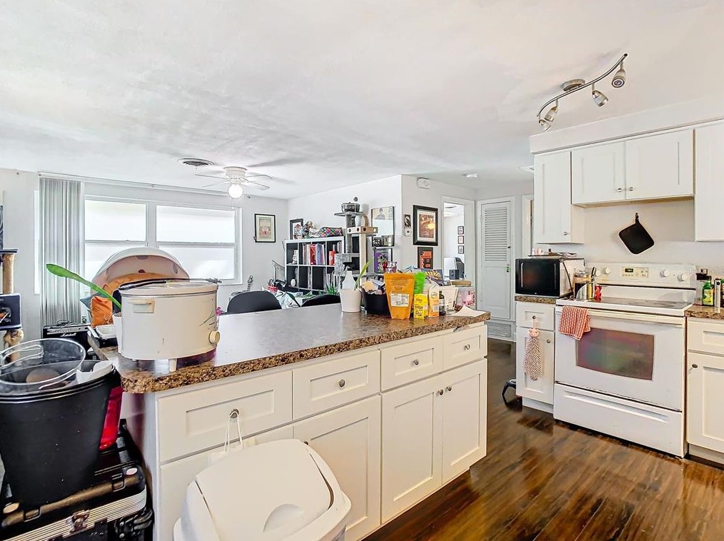 5750 Illinois Ave, New Port Richey FL  34652-2838 exterior