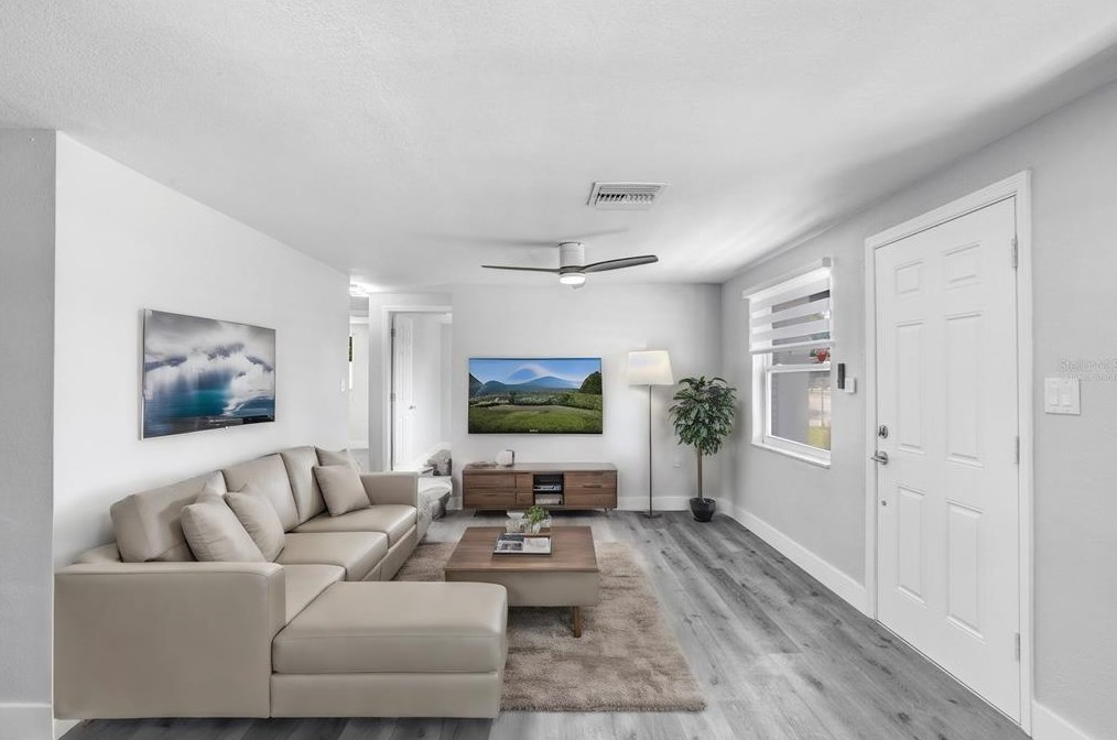 3551 Holiday Lake Dr, Tarpon Springs FL  34691-5124 exterior