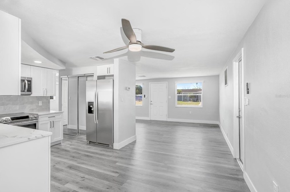 3551 Holiday Lake Dr, Tarpon Springs FL  34691-5124 exterior