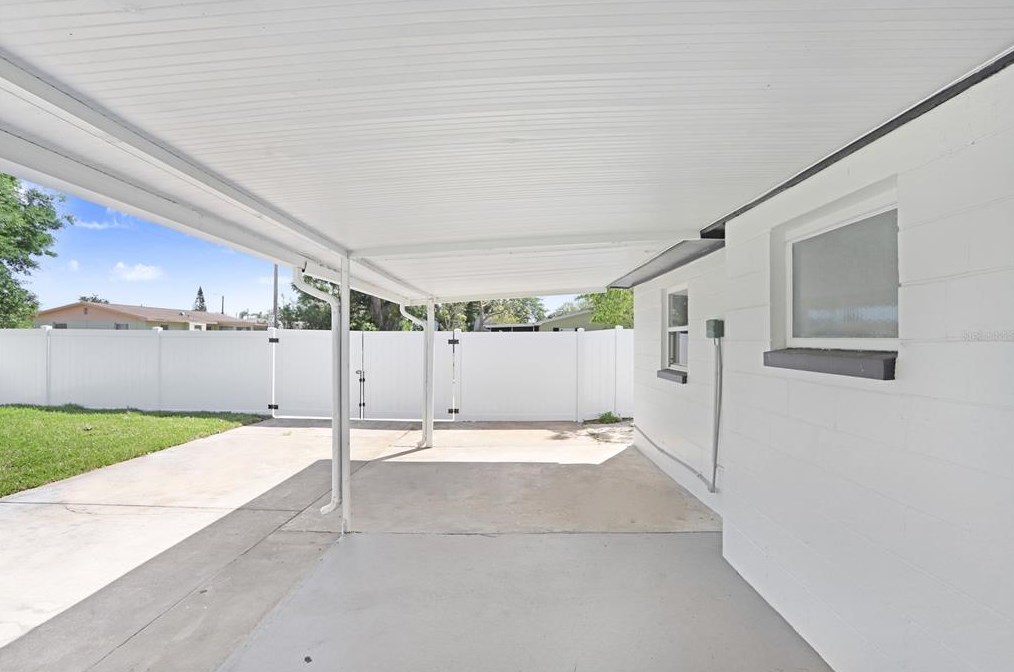 3551 Holiday Lake Dr, Tarpon Springs FL  34691-5124 exterior