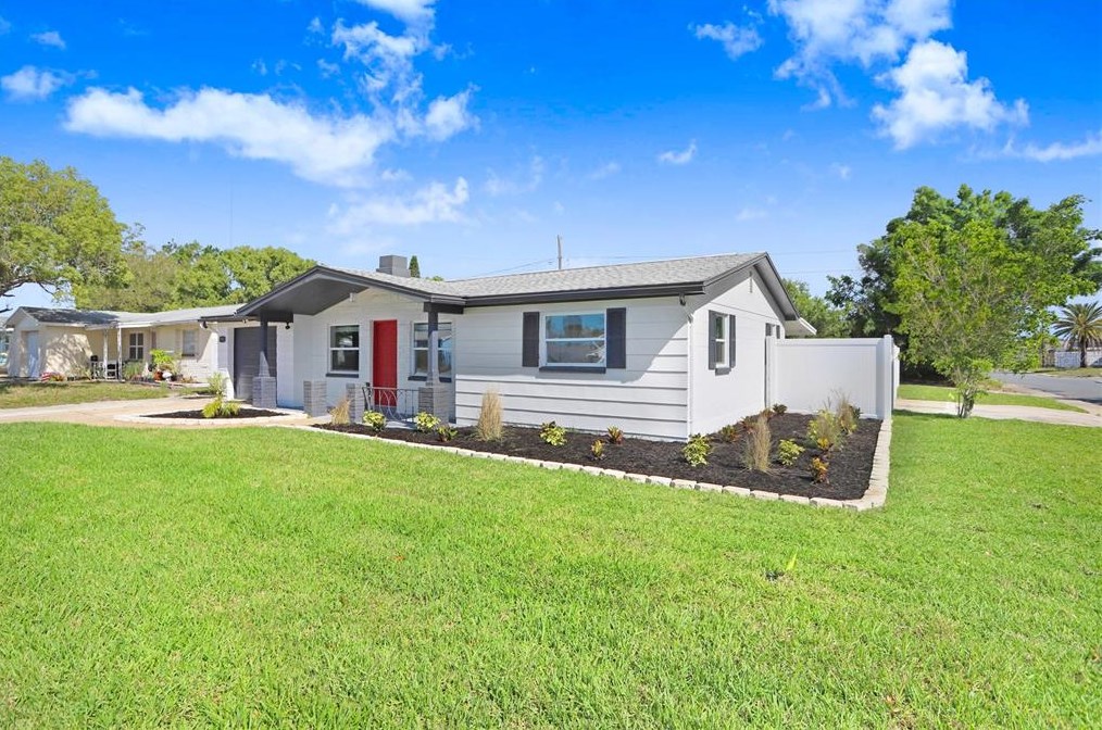 3551 Holiday Lake Dr, Tarpon Springs FL  34691-5124 exterior