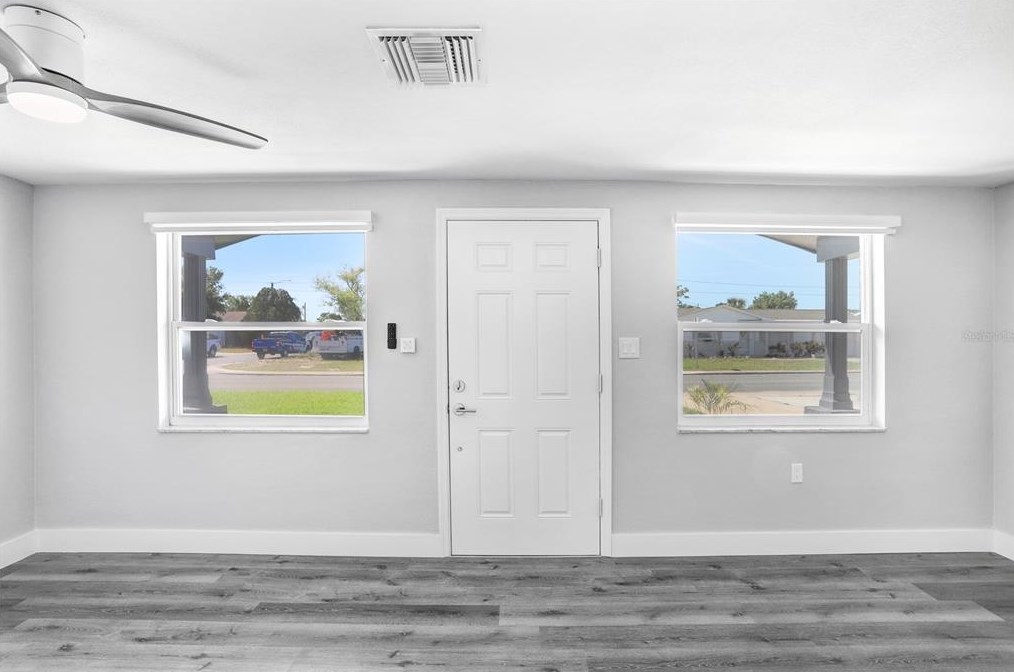 3551 Holiday Lake Dr, Tarpon Springs FL  34691-5124 exterior