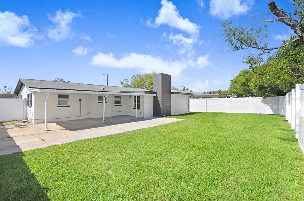 3551 Holiday Lake Dr, Tarpon Springs FL  34691-5124 exterior