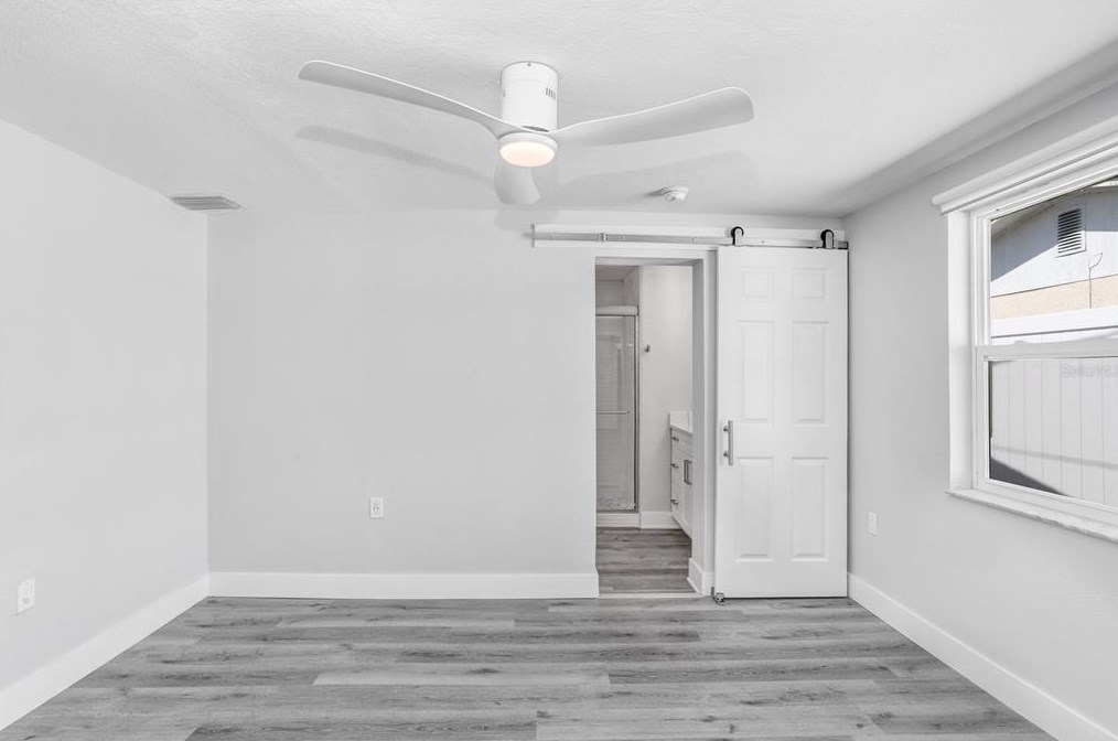 3551 Holiday Lake Dr, Tarpon Springs FL  34691-5124 exterior