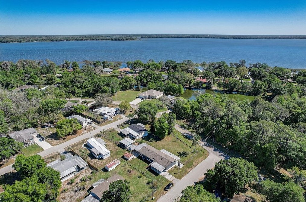 2643 Blue Bream Dr, Lake Wales FL  33898-8825 exterior