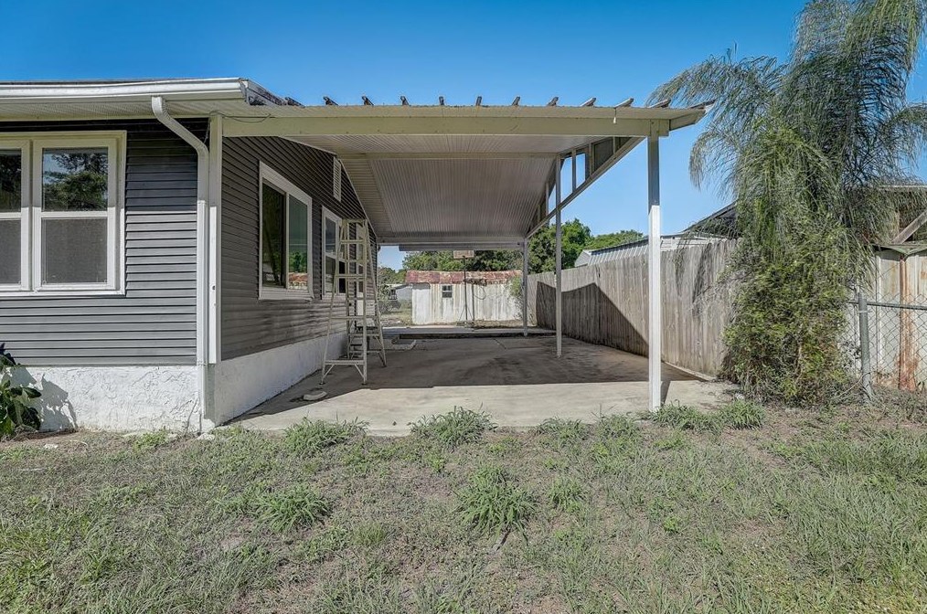 2643 Blue Bream Dr, Lake Wales FL  33898-8825 exterior