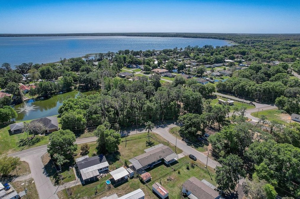 2643 Blue Bream Dr, Lake Wales FL  33898-8825 exterior