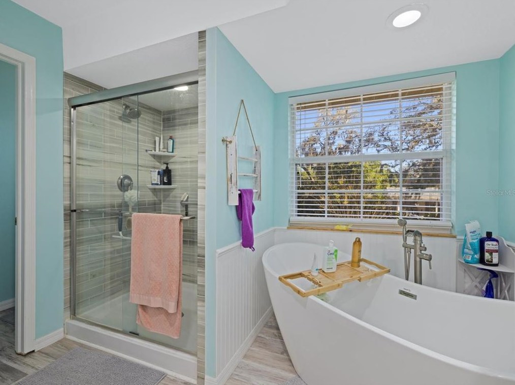 9308 Alanbrooke St, Tampa FL  33637-4946 exterior