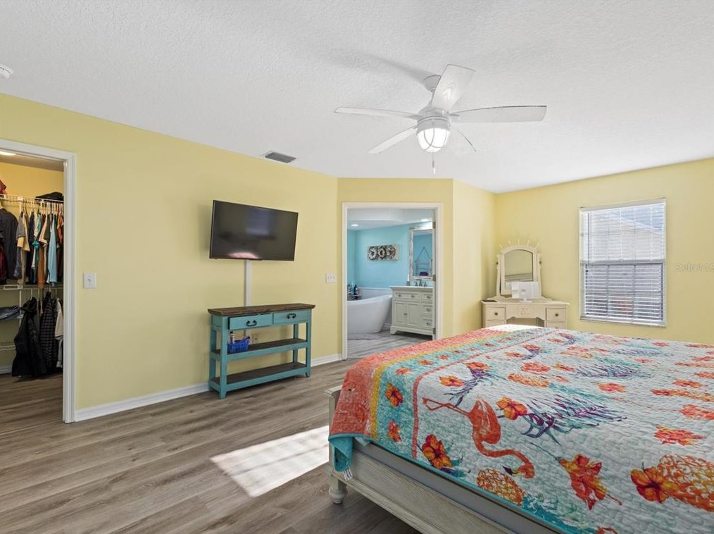 9308 Alanbrooke St, Tampa FL  33637-4946 exterior