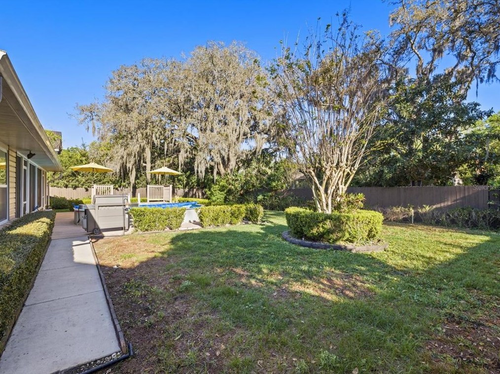 9308 Alanbrooke St, Tampa FL  33637-4946 exterior