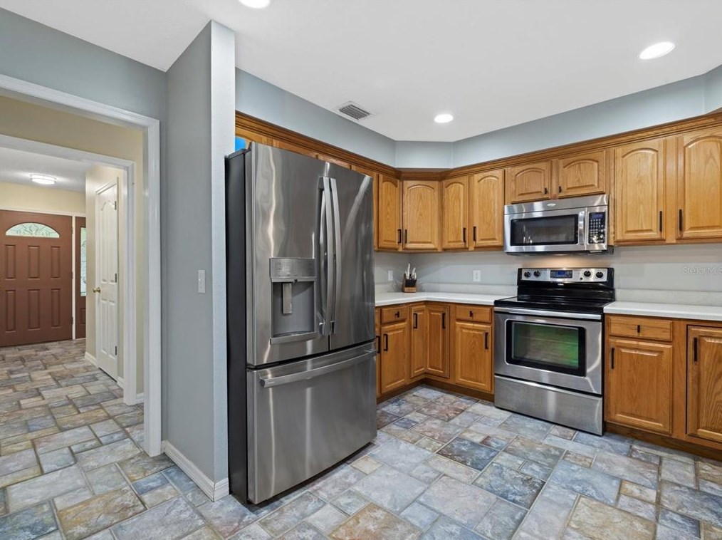 9308 Alanbrooke St, Tampa FL  33637-4946 exterior