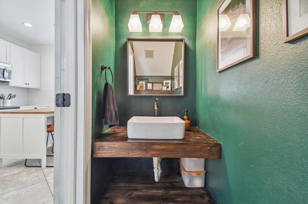 2045 Fiesta Ridge Ct, Tampa FL  33604-7702 exterior