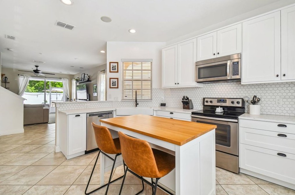 2045 Fiesta Ridge Ct, Tampa FL  33604-7702 exterior