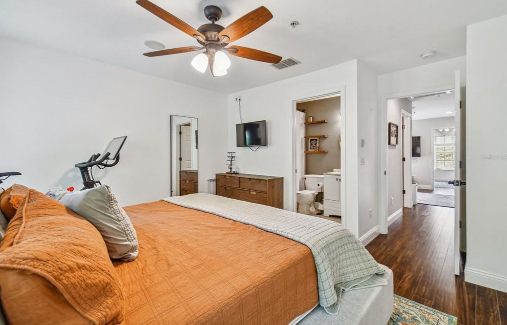 2045 Fiesta Ridge Ct, Tampa FL  33604-7702 exterior