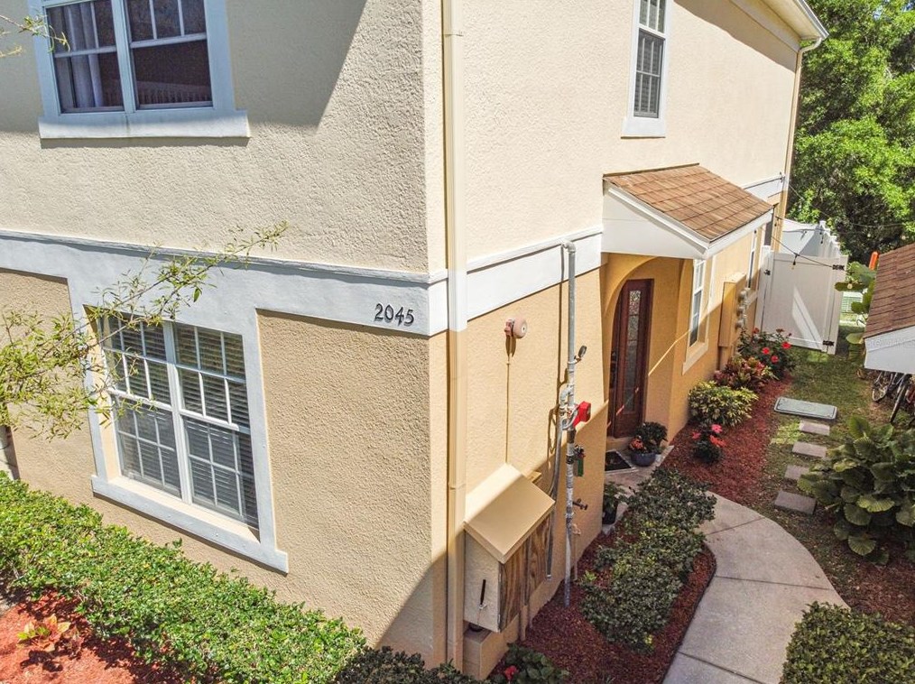 2045 Fiesta Ridge Ct, Tampa FL  33604-7702 exterior