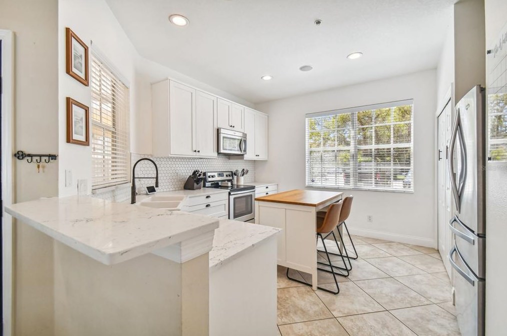 2045 Fiesta Ridge Ct, Tampa FL  33604-7702 exterior