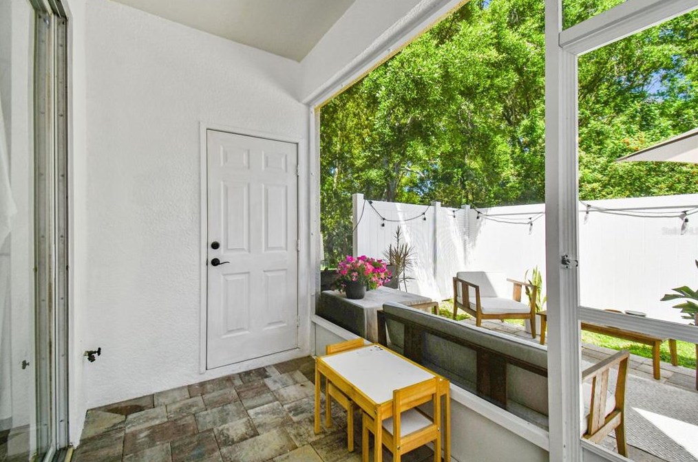 2045 Fiesta Ridge Ct, Tampa FL  33604-7702 exterior