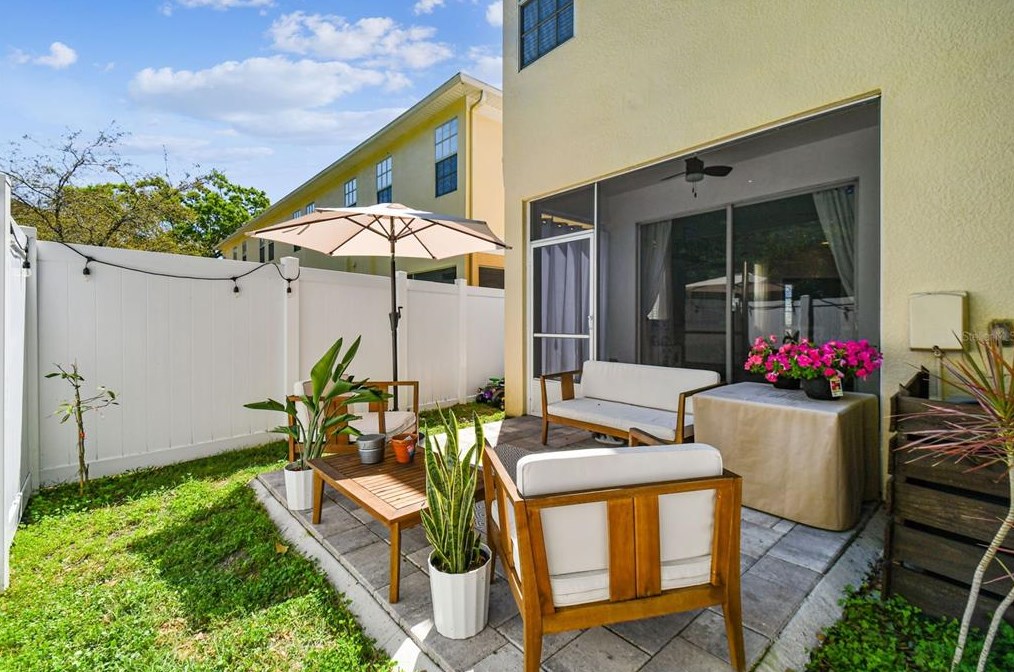 2045 Fiesta Ridge Ct, Tampa FL  33604-7702 exterior